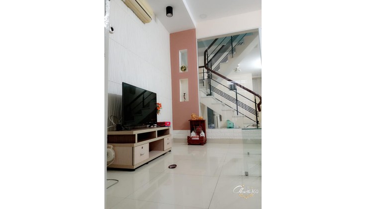 Nhà Đúc 4 Tầng, Lô Góc, 1 Mặt Tiền và 1 Mặt Hẻm, 9 Tỷ